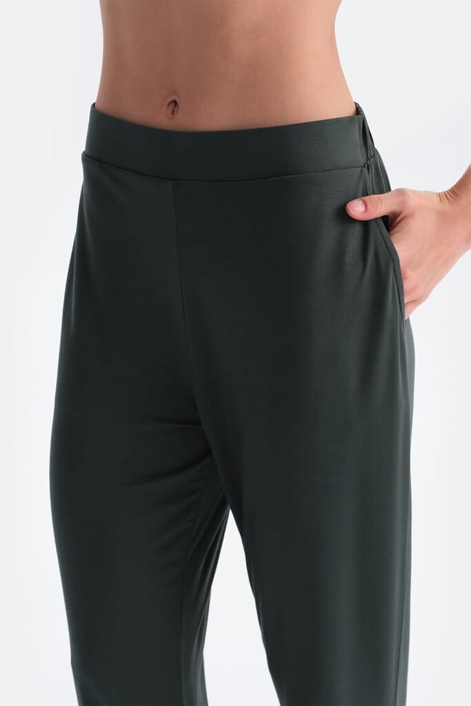 Dagi Dark Green V-Neck Lace Detail T-Shirt and Pants Set 5