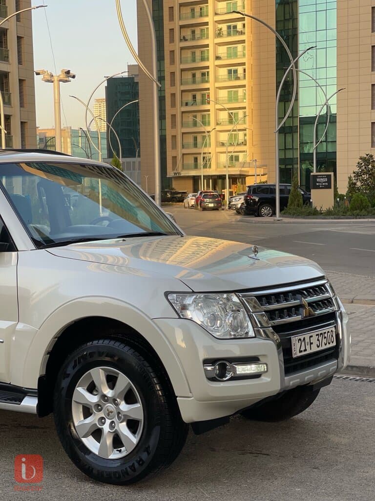 Mitsubishi Pajero GLS 11