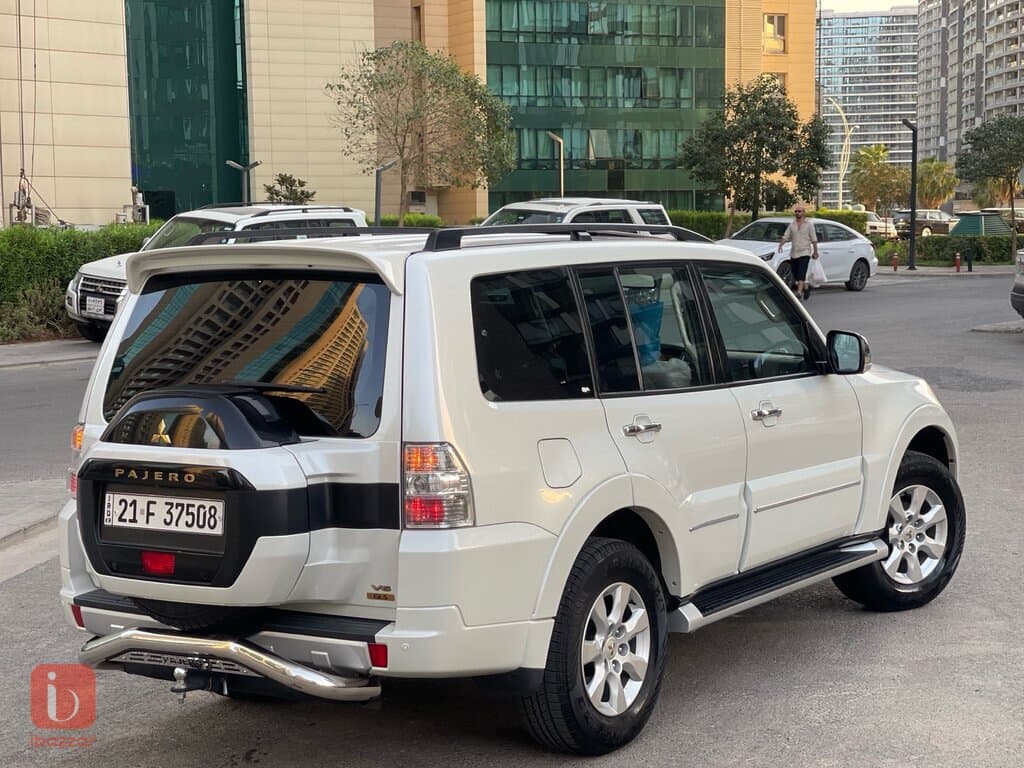 Mitsubishi Pajero GLS 13