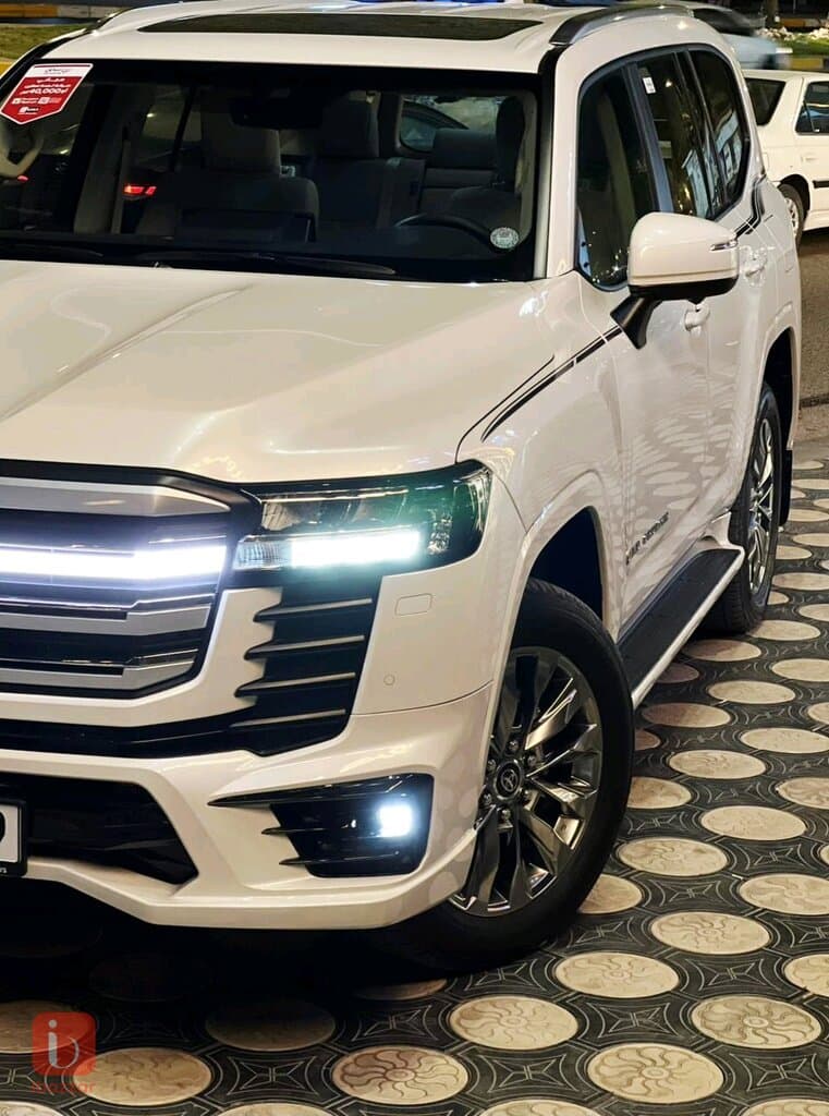 Toyota Land Cruiser GXR Limited 12