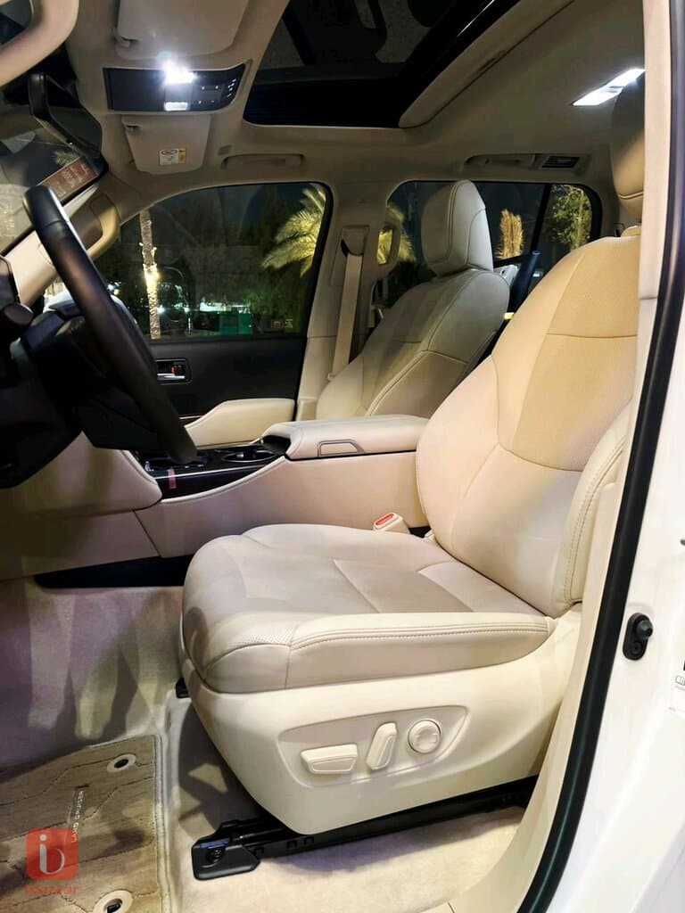 Toyota Land Cruiser GXR Limited 18