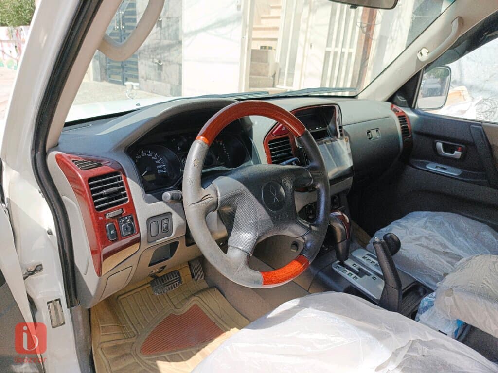 Mitsubishi Pajero GLS 4