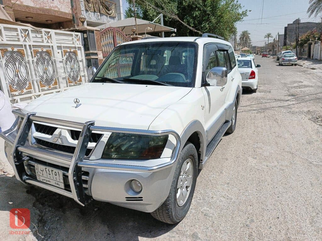 Mitsubishi Pajero GLS 7