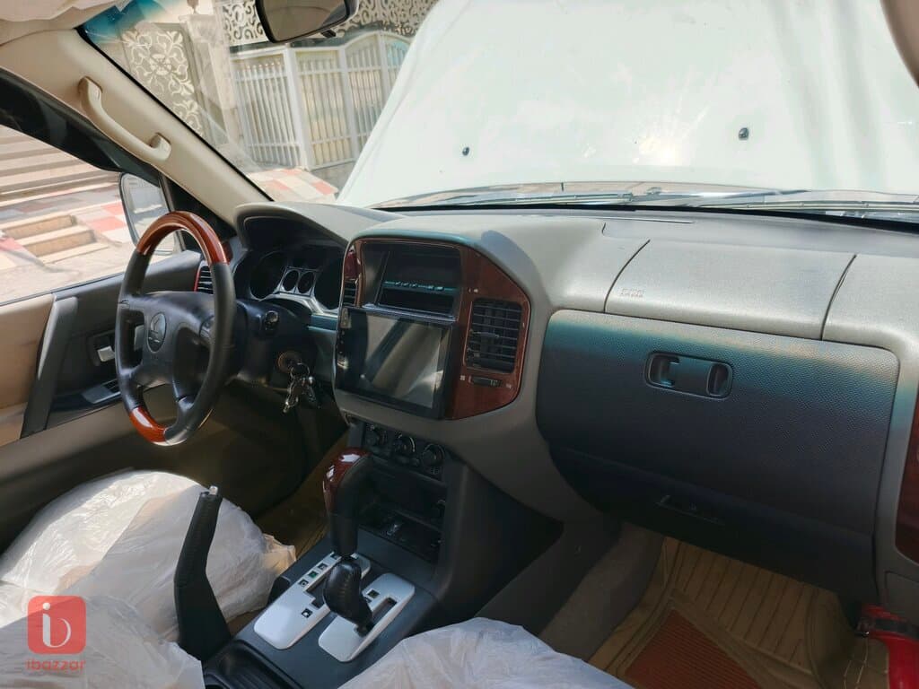 Mitsubishi Pajero GLS 9
