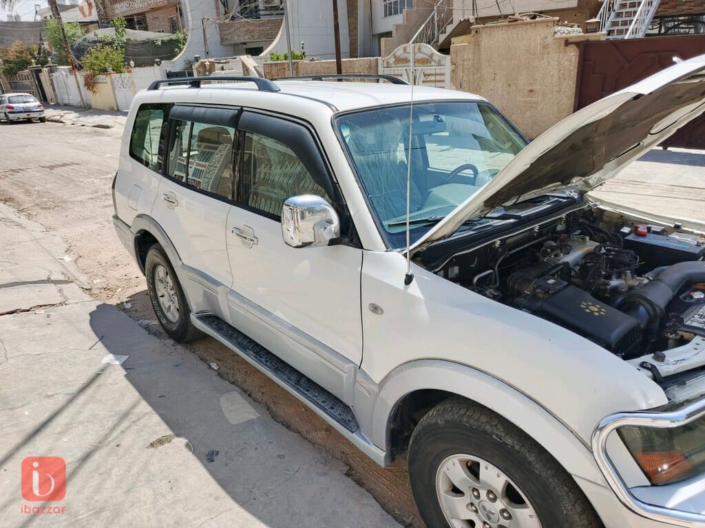 Mitsubishi Pajero GLS 10