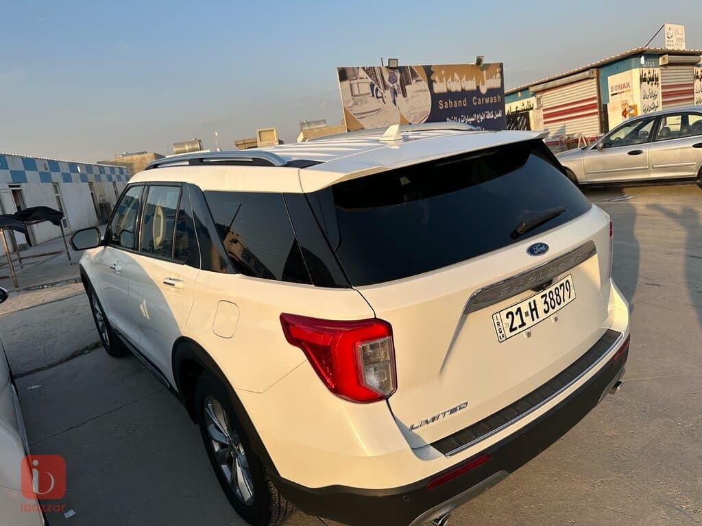 Ford Explorer Limited 4