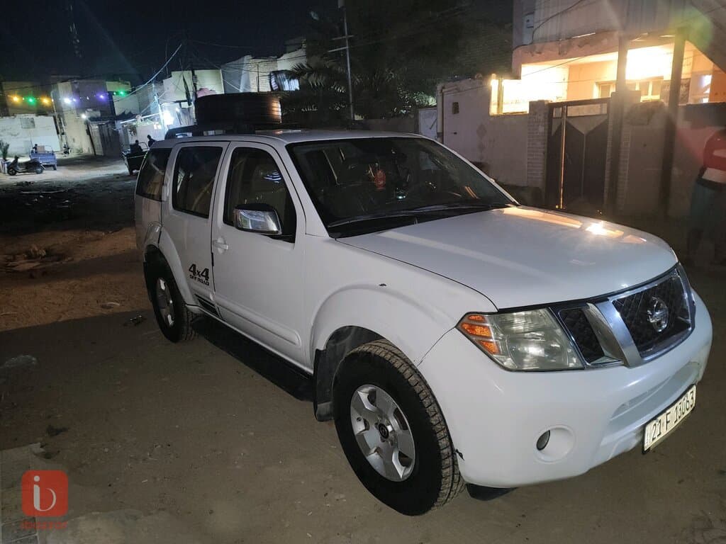 Nissan Pathfinder SE