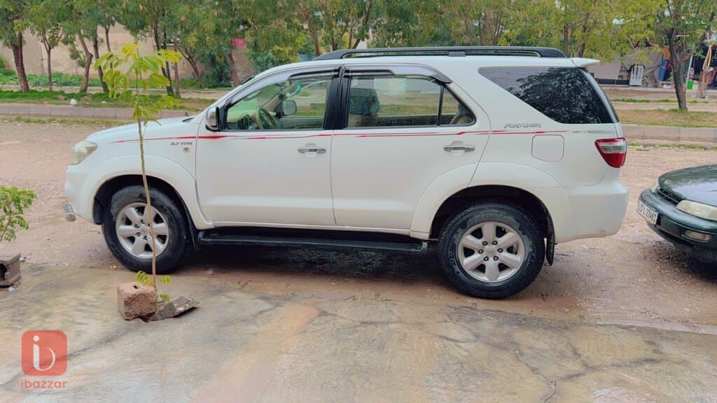 Toyota Fortuner GXR 4