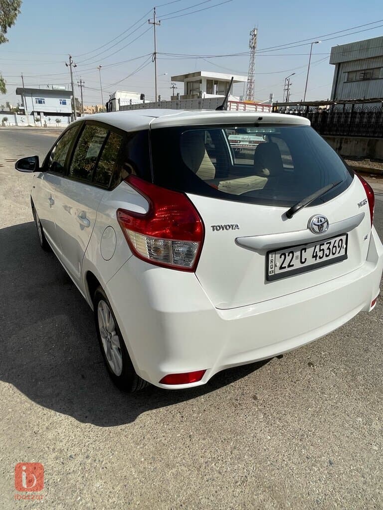 Toyota Yaris SE 6