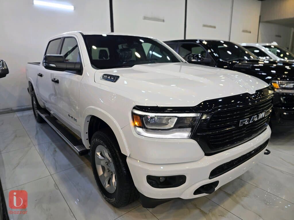 Dodge Ram 1500 Laramie Crew