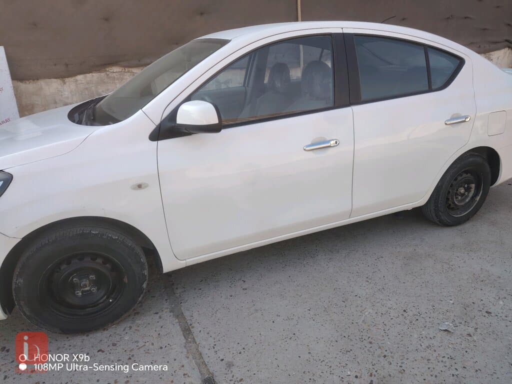 Nissan Sunny SV 10