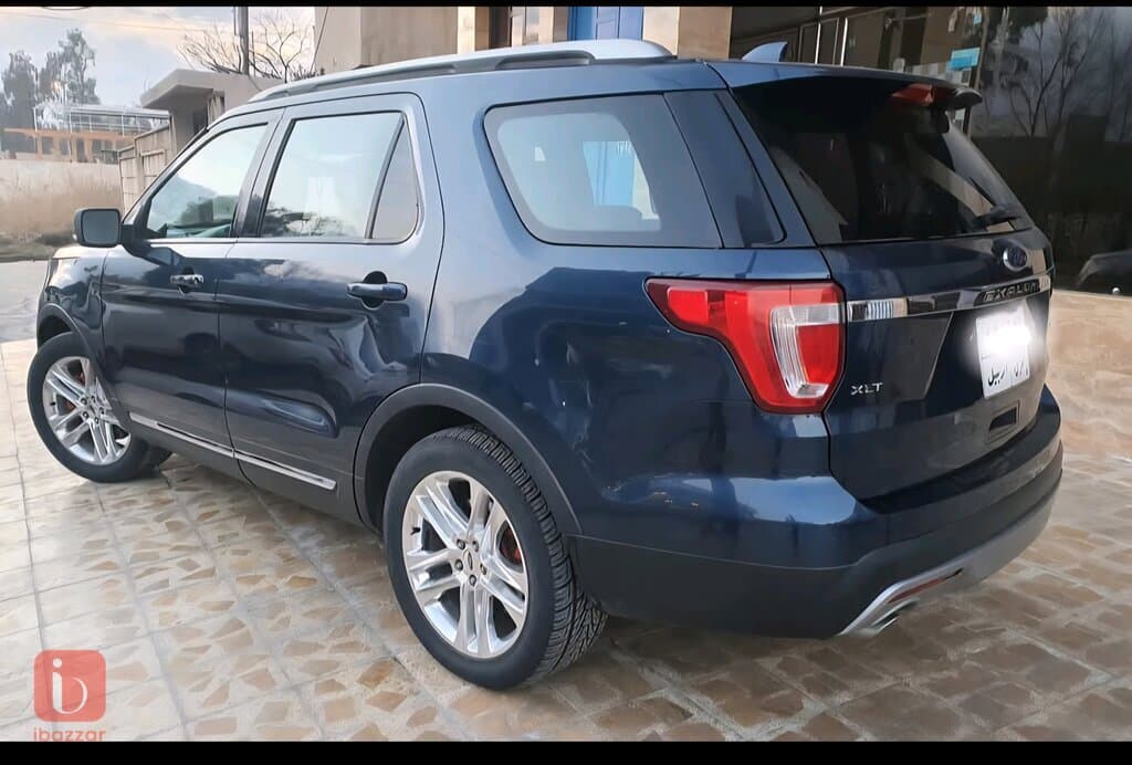 Ford Explorer XLT 3