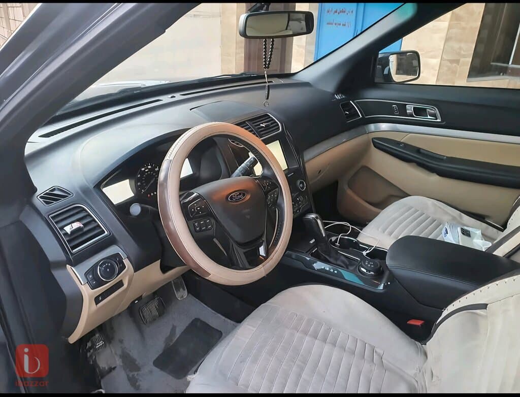 Ford Explorer XLT 7