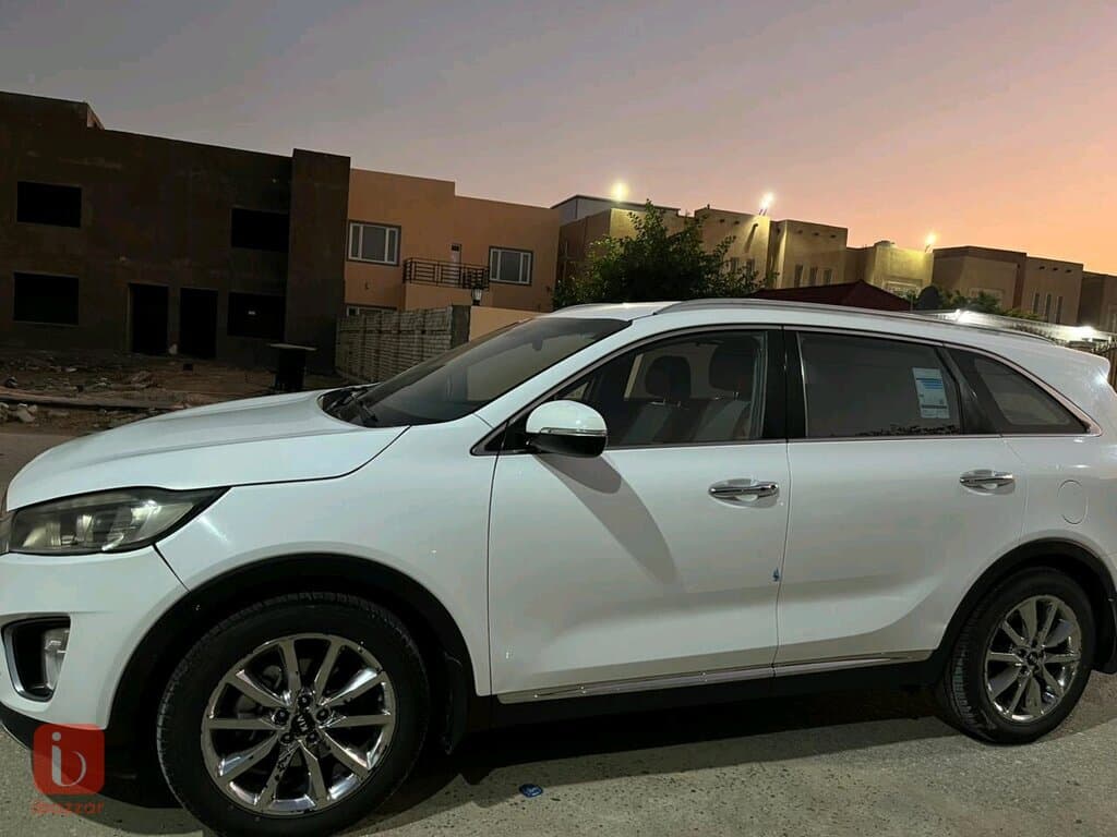 KIA Sorento 4