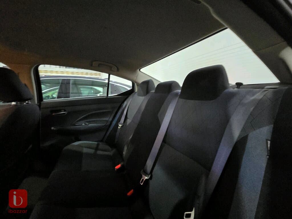 Nissan Versa 5