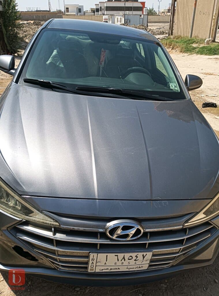 Hyundai Elantra Standard