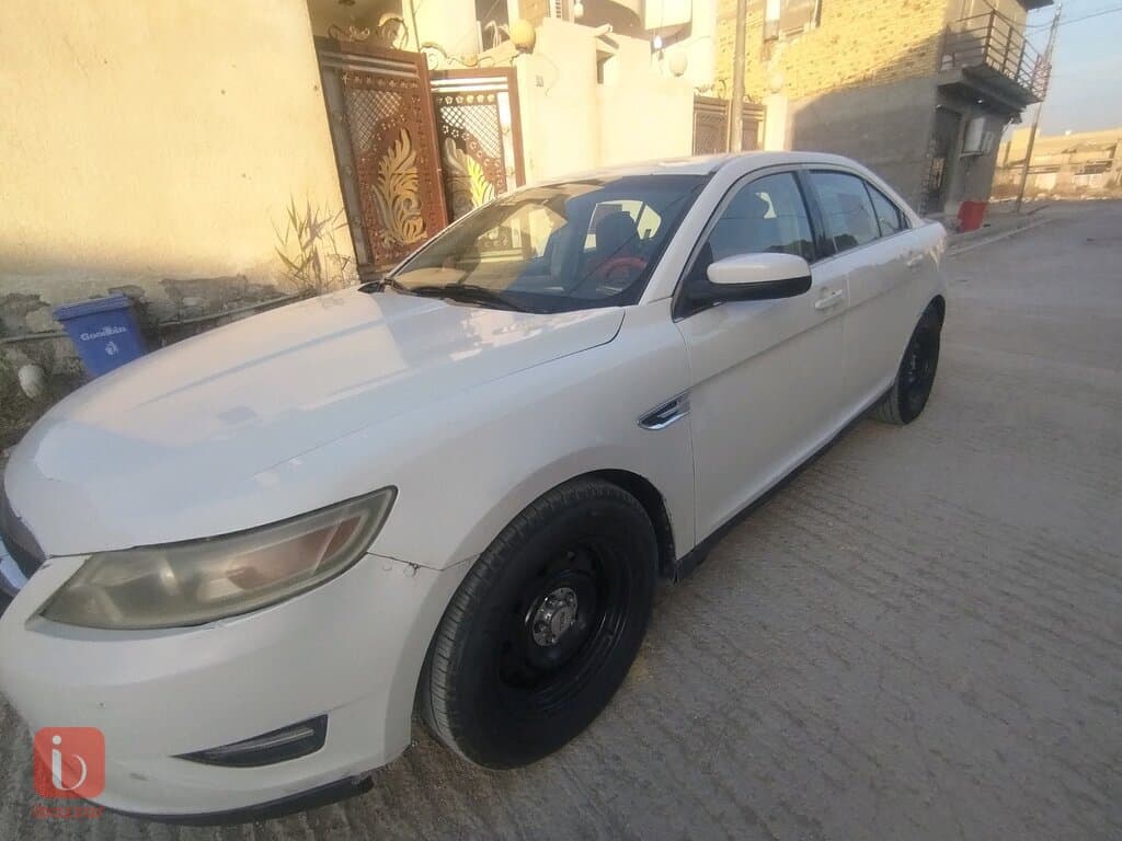 Ford Taurus SEL 2