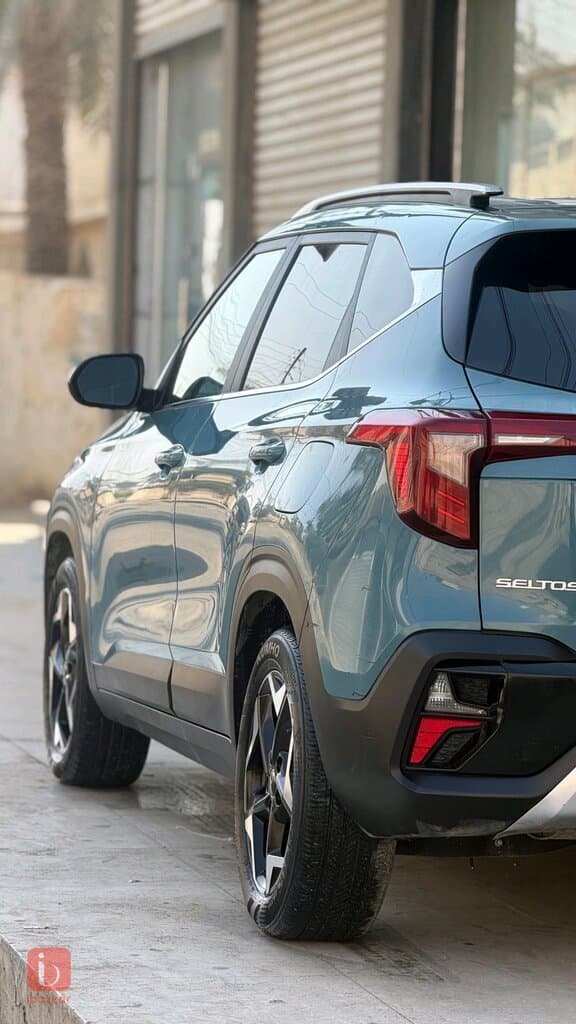 KIA Seltos EX 2