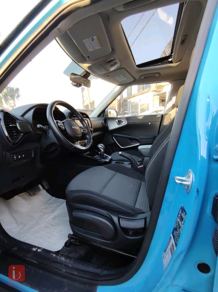 KIA Soul EX 6