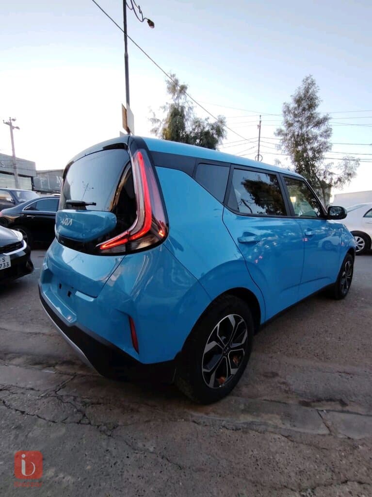 KIA Soul EX 9