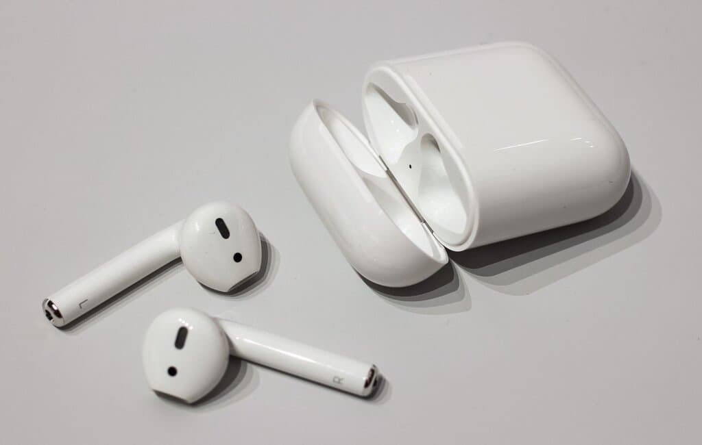 Apple AirPods (2nd generation).