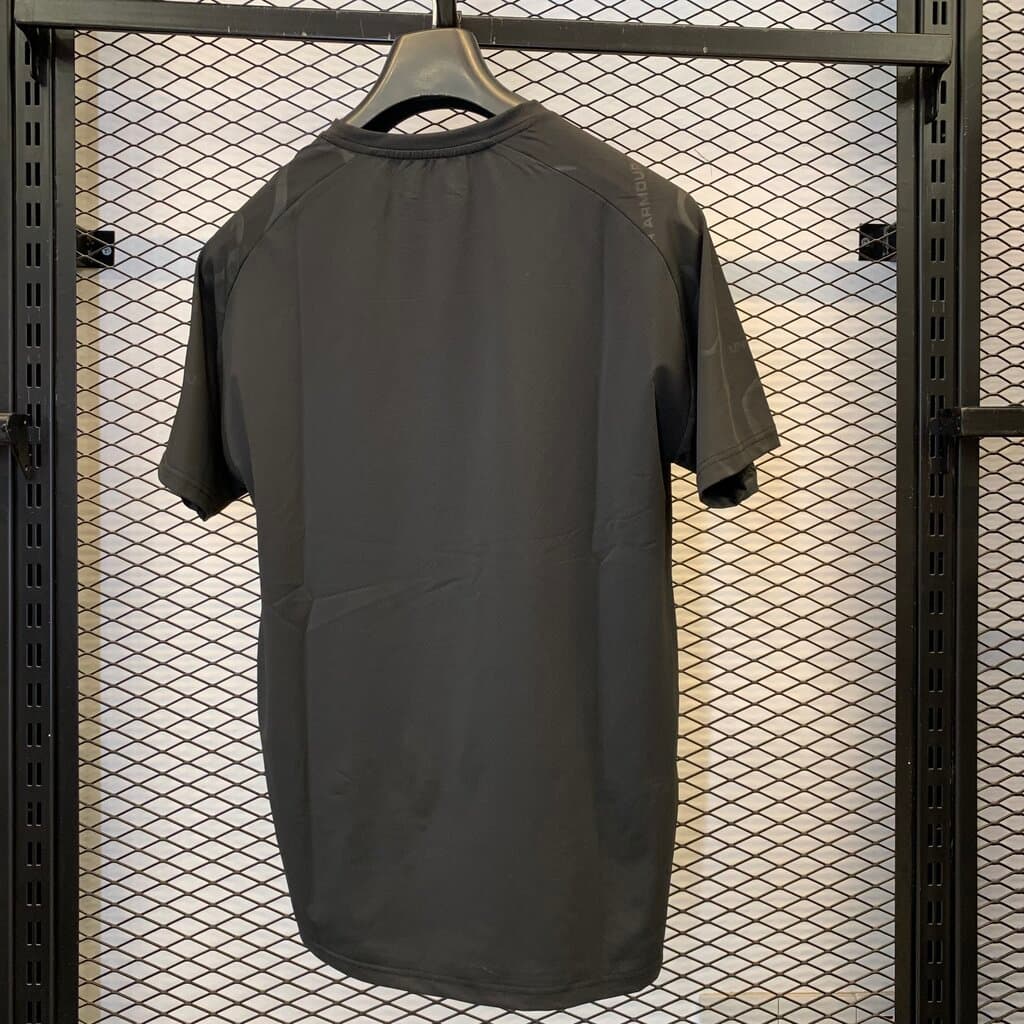 Under Armour Men's Activewear Top - Black (M) 4