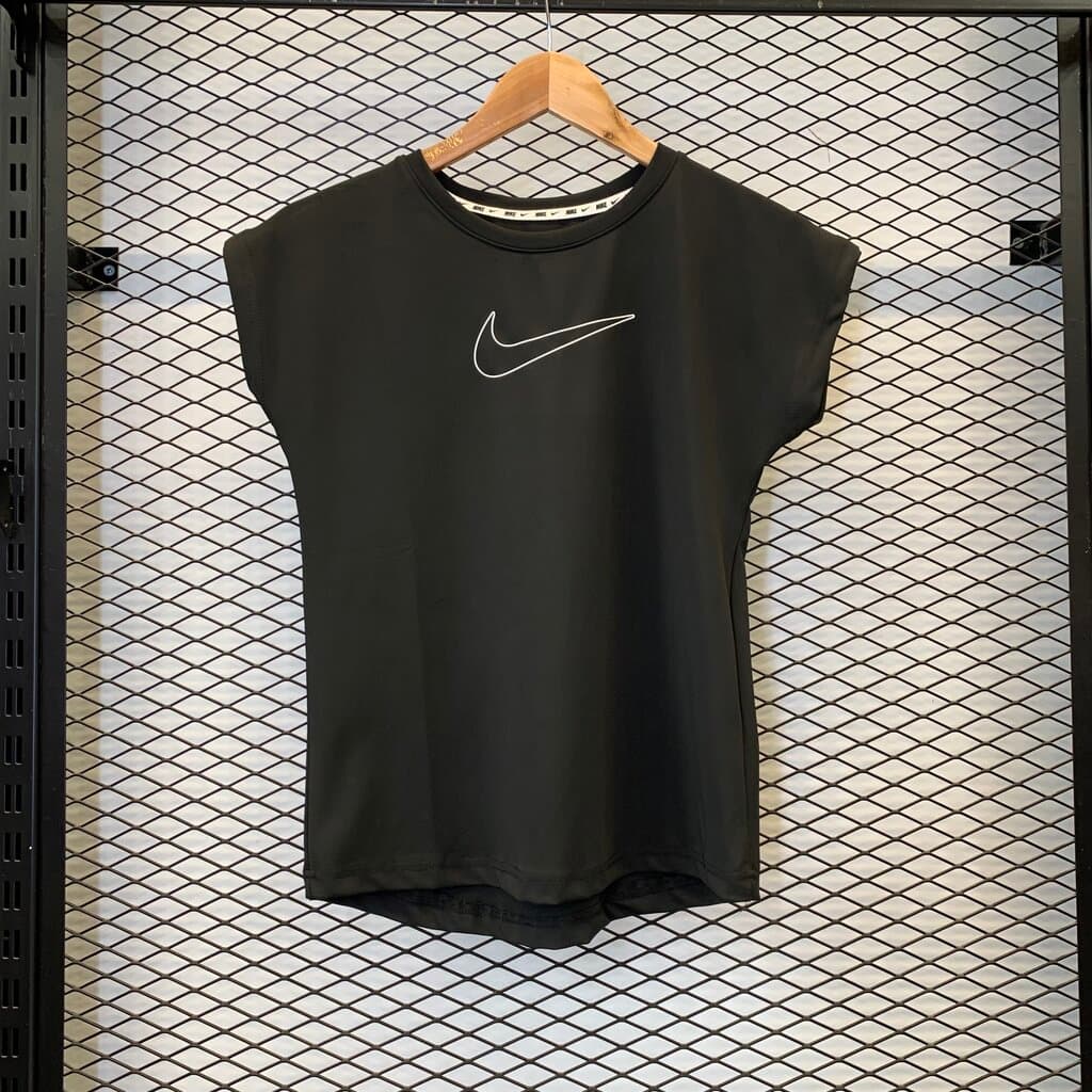 Nike Women's Activewear T - Shirt - Black (S)