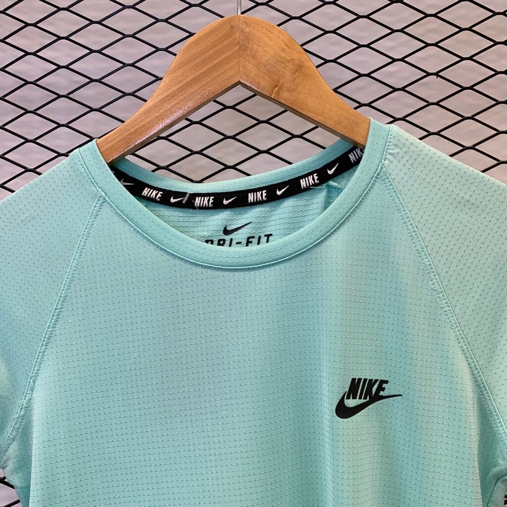 Nike Women's Activewear T - Shirt - Teal Blue (S) 5