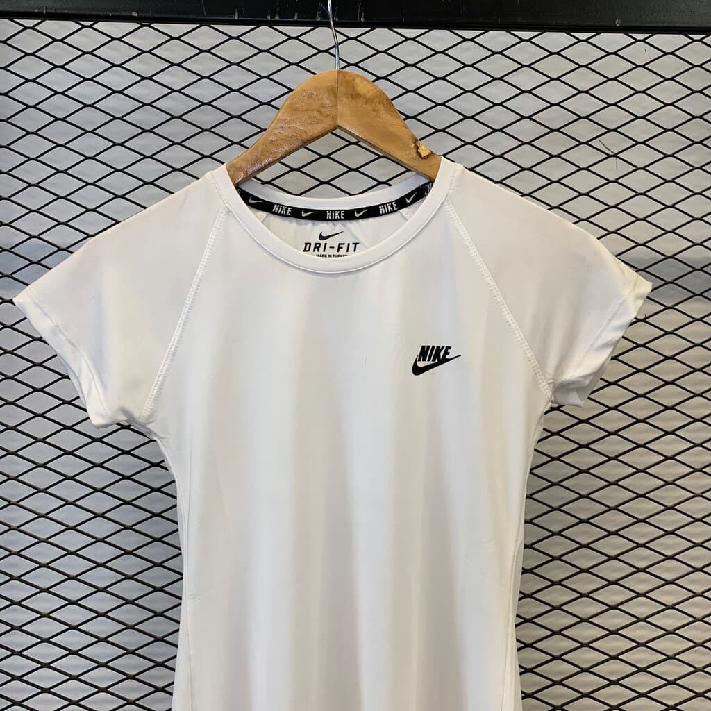 Nike Women's Activewear T - Shirt - White (S) 3
