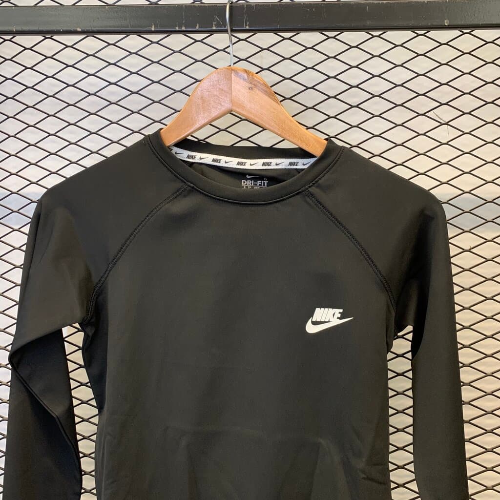 Nike Women's Activewear Blouse - Black (S) 4