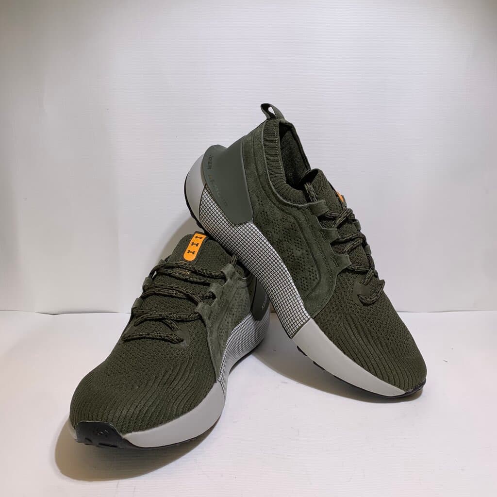 Under Armour Men's Sneakers - Olive (45)