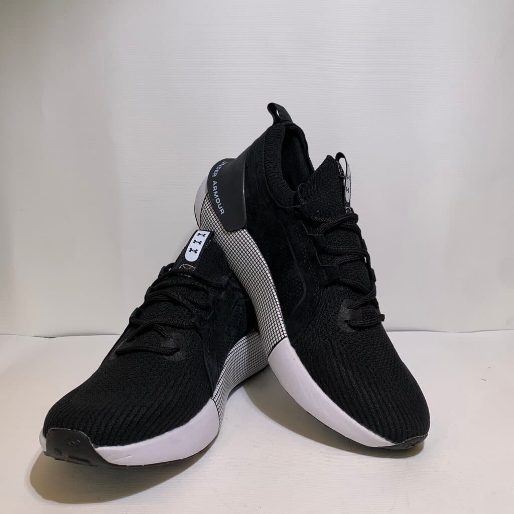 Under Armour Men's Sneakers - Black (45)