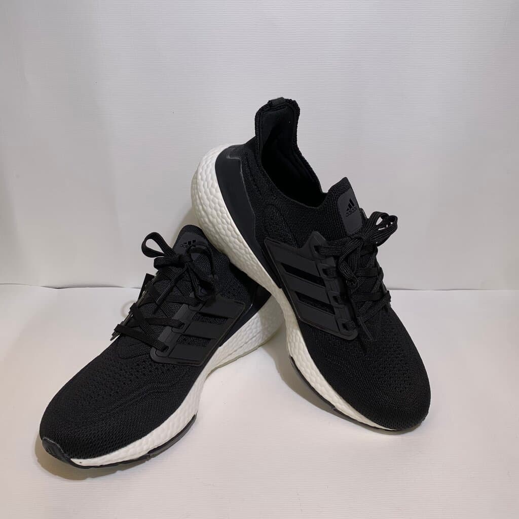 Adidas Ultraboost Men's Sneakers - Black (45) 2