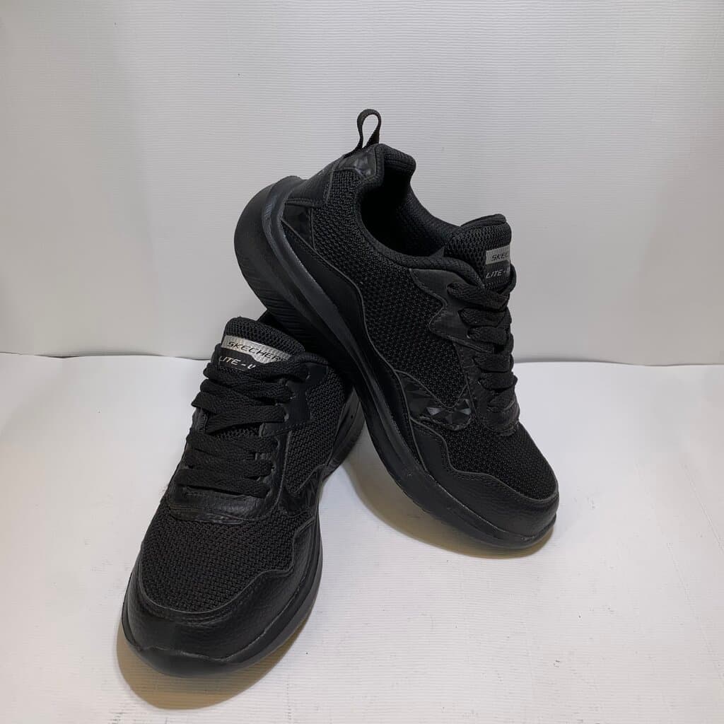 Skechers Women's Sneakers - Black (40)