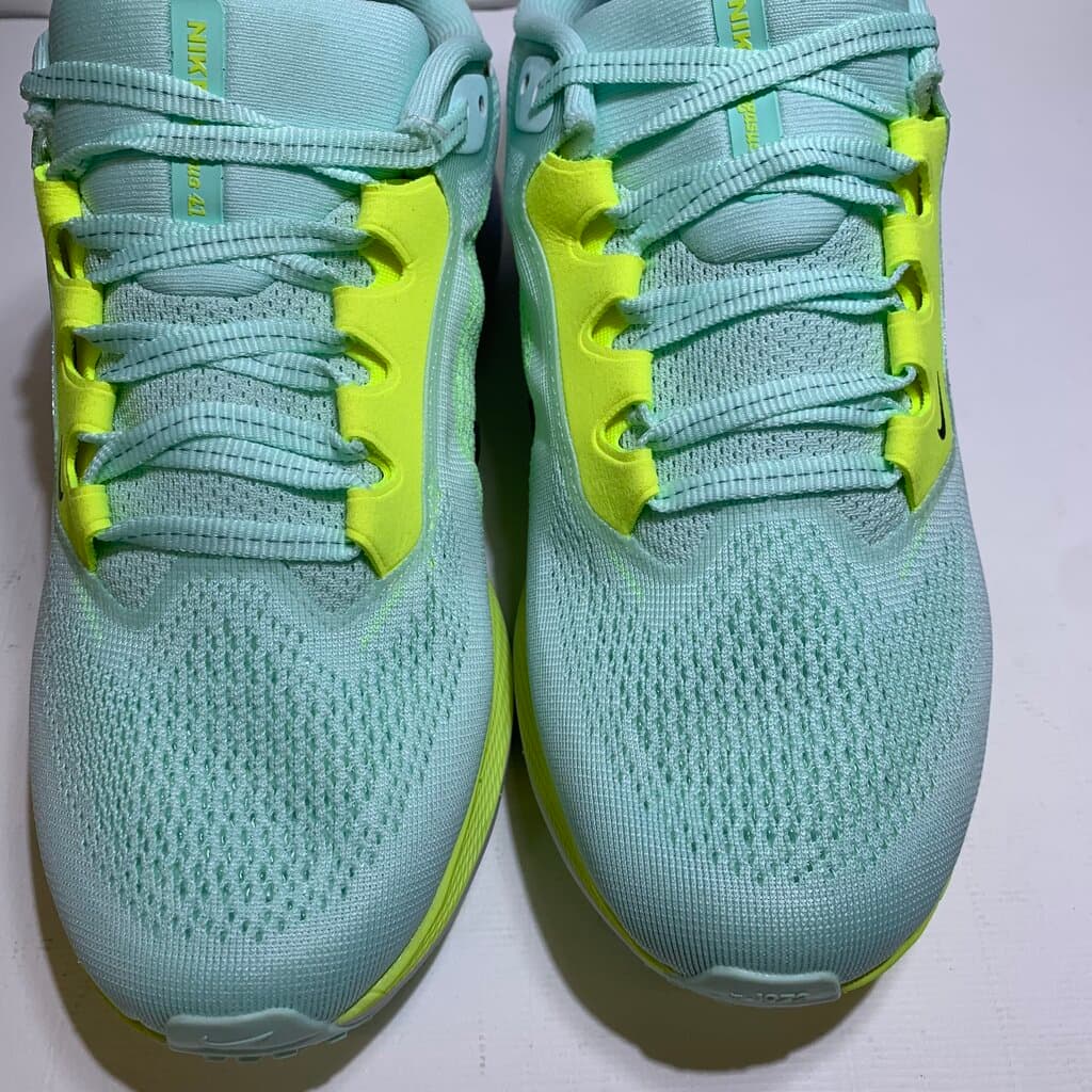 Nike Women's Sneakers - Light Green (40) 7
