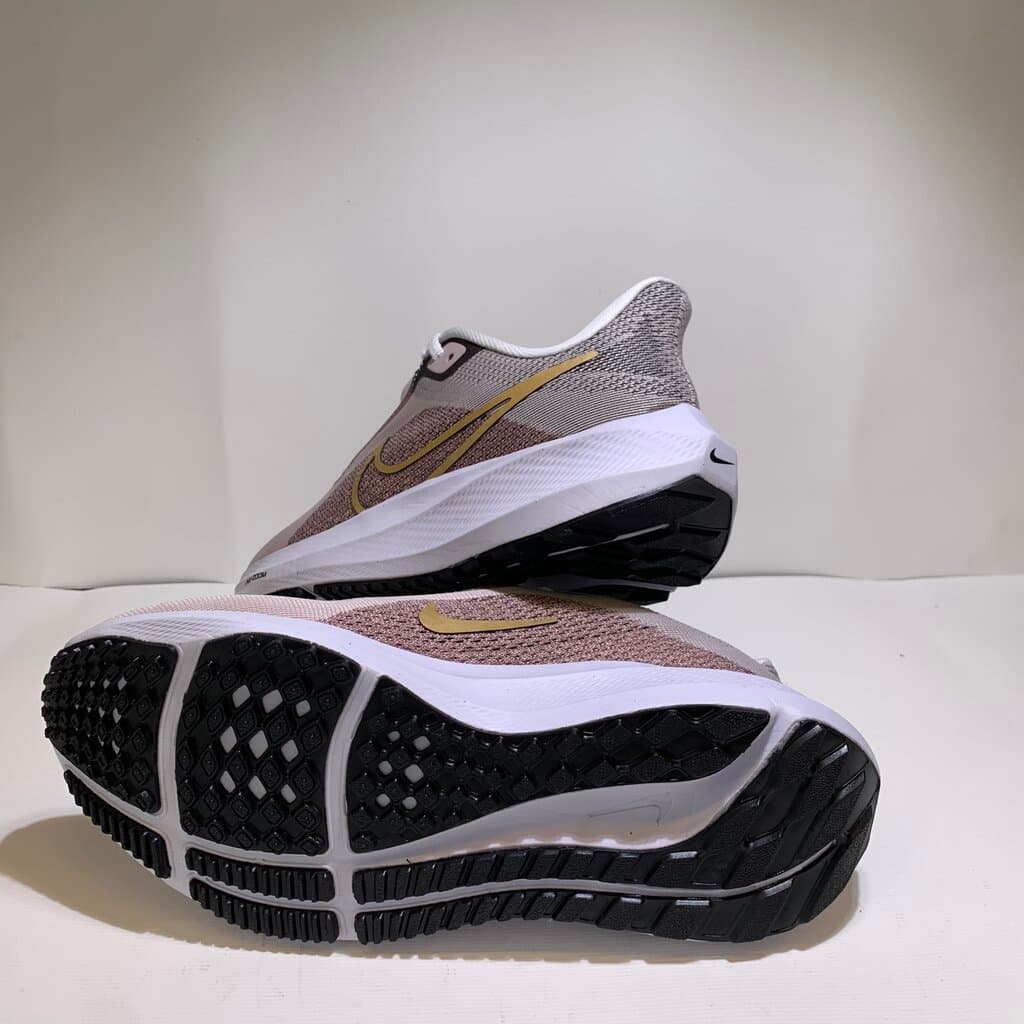 Nike Women's Sneakers - Light Brown (40) 5