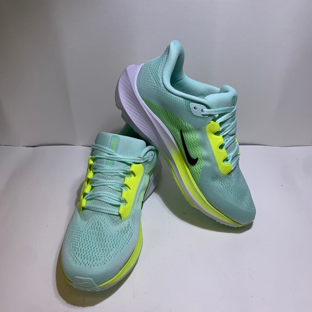 Nike Women's Sneakers - Light Green (40) 2