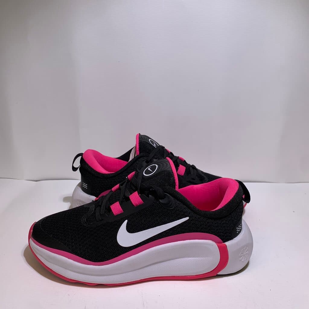 Nike Women's Sneakers - Black (40) 6
