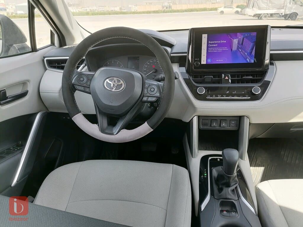 Toyota Corolla Cross 8