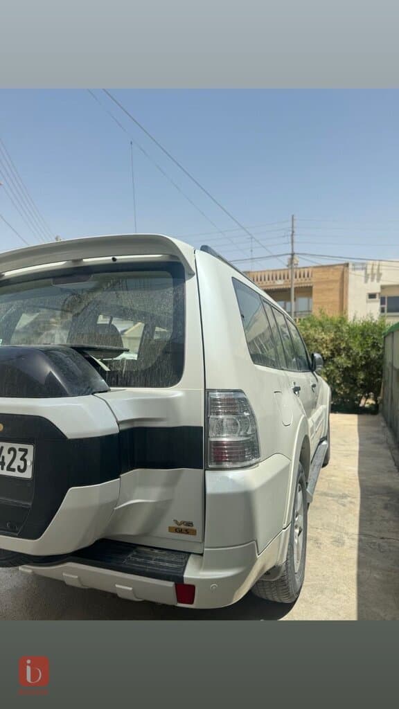 Mitsubishi Pajero GLS 3