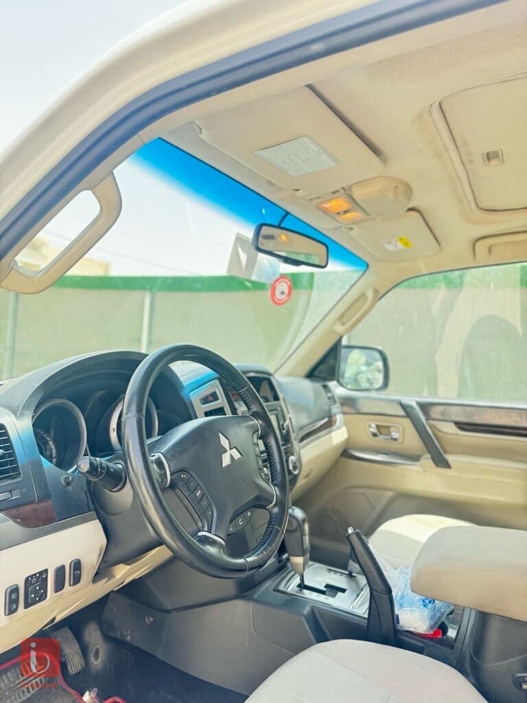 Mitsubishi Pajero GLS 4