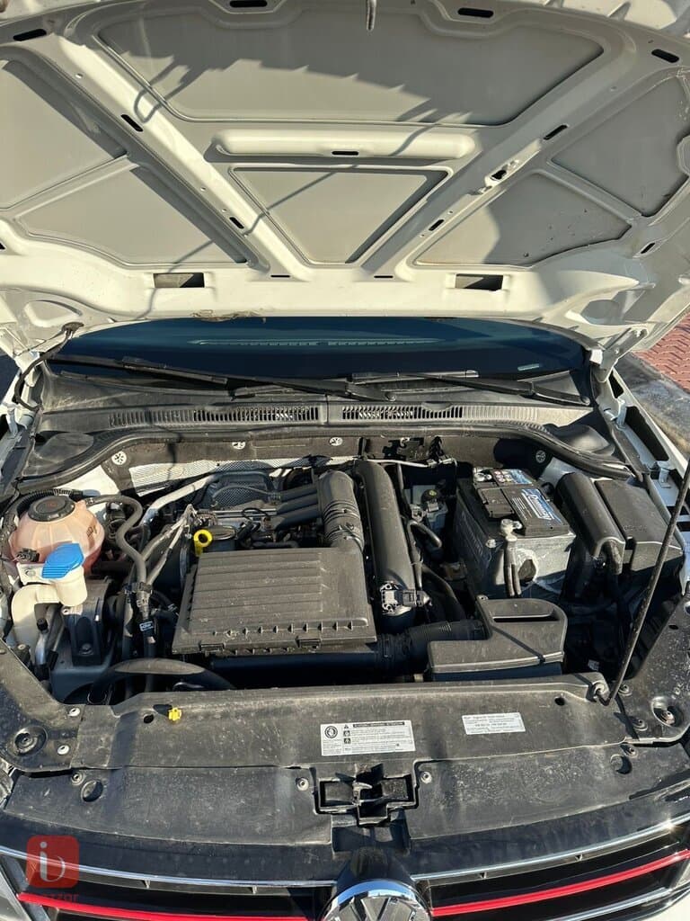 Volkswagen Jetta SE 5