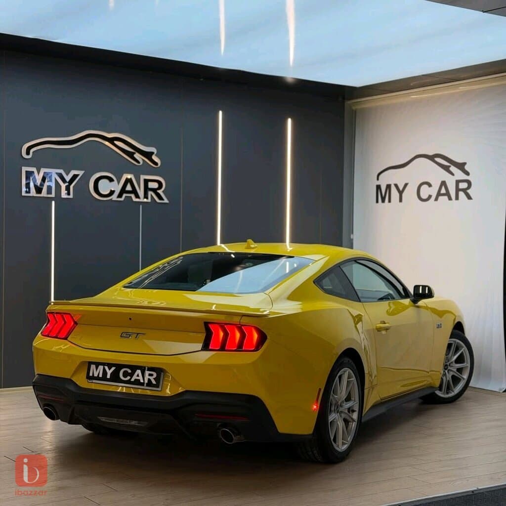 Ford Mustang GT 3
