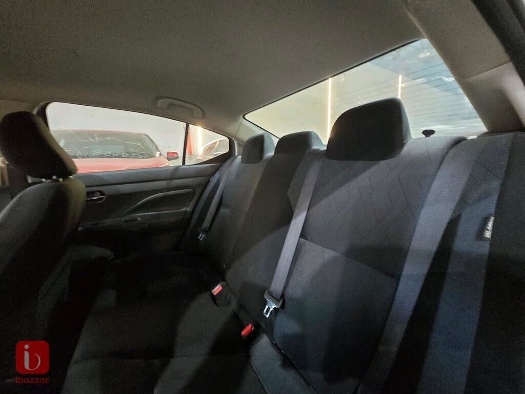 Nissan Versa 5