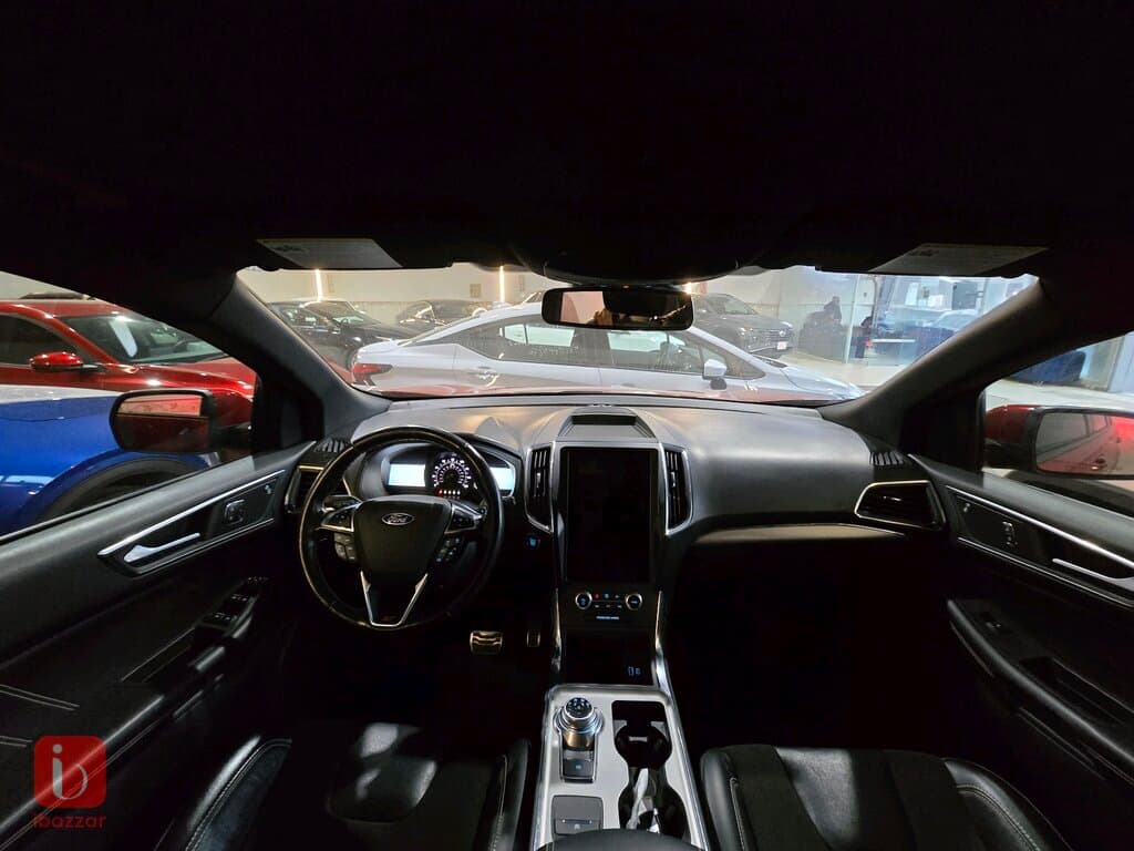 Ford Edge ST 5