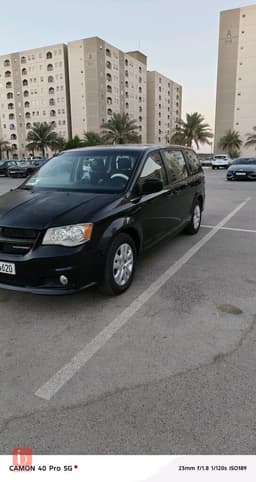 Dodge Caravan — photo 2