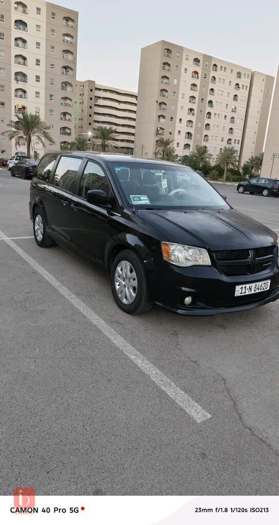 Dodge Caravan — photo 5