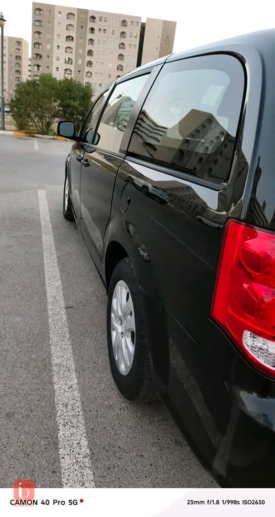Dodge Caravan — photo 6