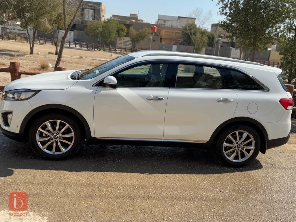 KIA Sorento 4