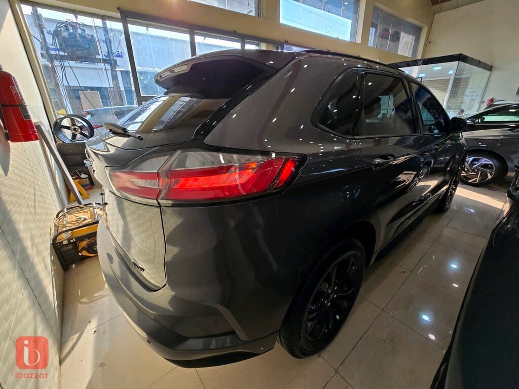 Ford Edge SE 3